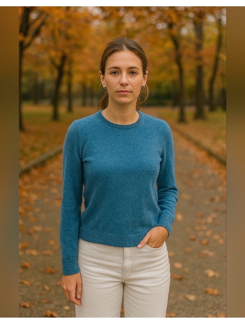 Tahari Teal Blue Pure Luxe 100% Cashmere Crewneck Sweater Size Large(runs small) - Picture 7 of 7